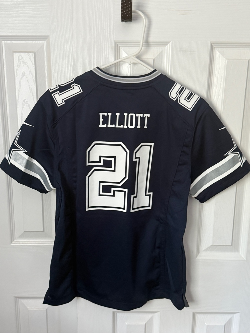 NFL Dallas Cowboys Ezekiel Elliott Football Jersey - Picture 2 of 3